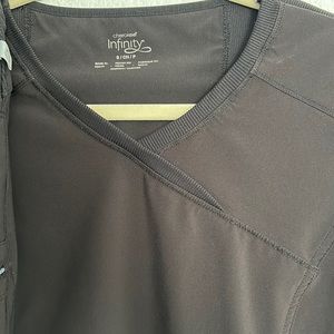 Cherokee infinity scrub top and bottom size small petit is in black